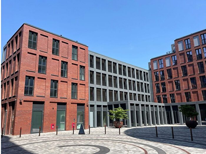 2 Bedroom Flat For Sale In Waverley Square, London, SW10