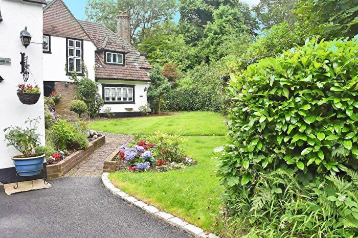 2 Bedroom Apartment For Sale In Walton On The Hill, KT20