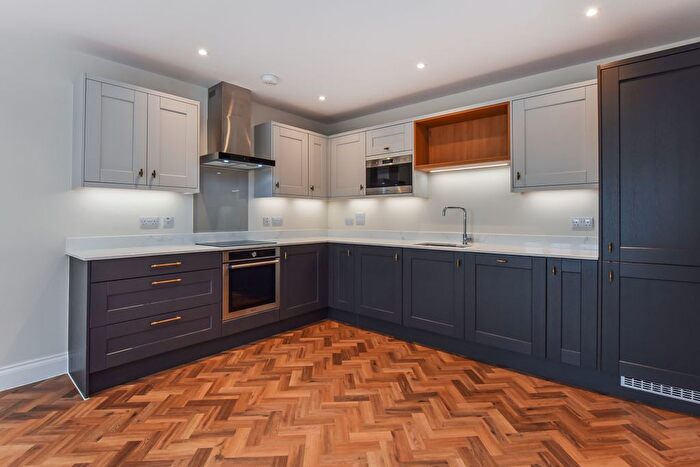 2 Bedroom Flat To Rent In Glasshayes Way, Lyndhurst, SO43