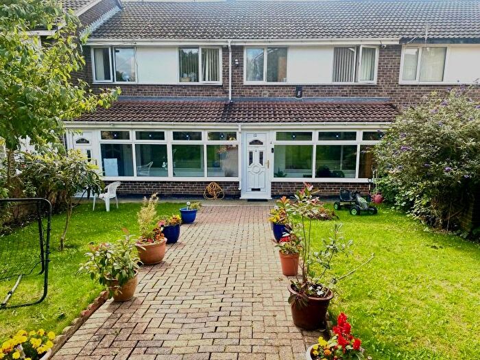 6 Bedroom Terraced House For Sale In Victoria Court, Keighley, BD21