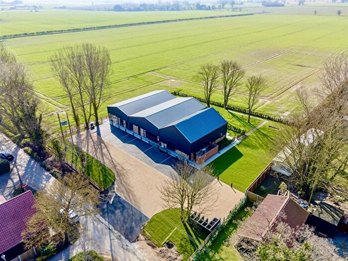 3 Bedroom Barn Conversion For Sale In Heath Road, Rollesby, NR29