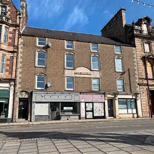 2 Bedroom Flat To Rent In James Square, Crieff, PH7