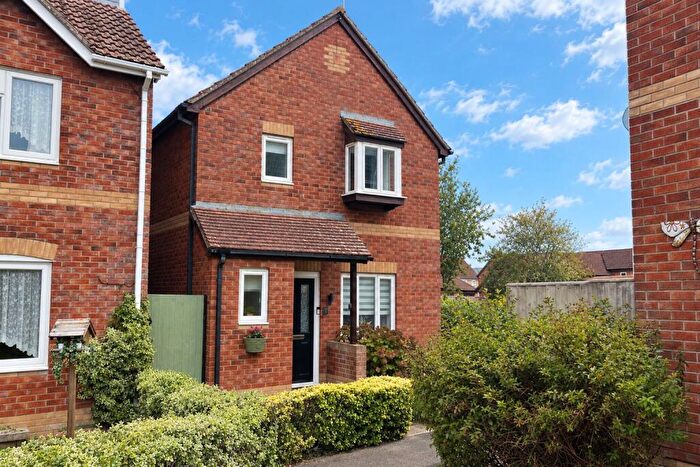 3 Bedroom Detached House For Sale In Hopgood Close, Devizes, Wiltshire, SN10
