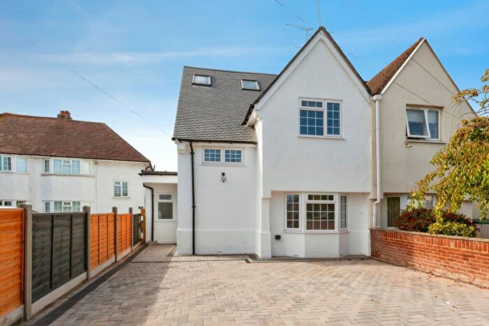 5 Bedroom Semi-Detached House To Rent In St. Georges Crescent, Slough, Berkshire, SL1