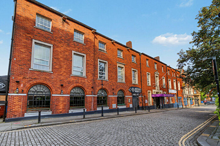 1 Bedroom Flat For Sale In Pack Horse Bolton, BL1