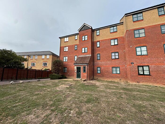 2 Bedroom Flat To Rent In Woolwich Court, Hodson Place, Enfield, EN3