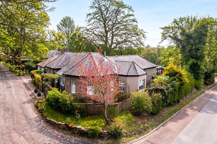4 Bedroom Detached House For Sale In Strathmartine, Dundee, DD3