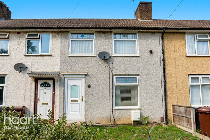 3 Bedroom Terraced House For Sale In Rowney Gardens, Dagenham, RM9