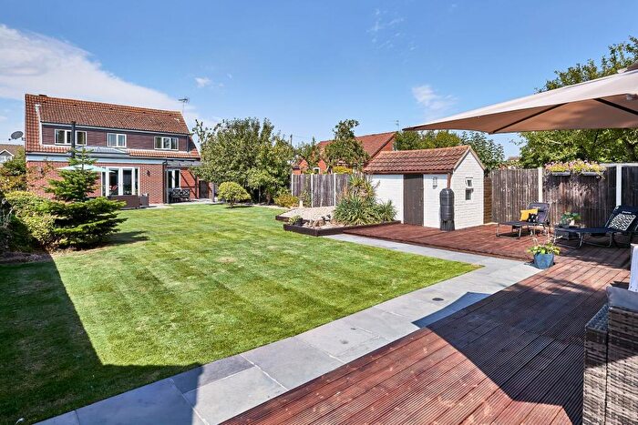 5 Bedroom Detached House For Sale In Delquinta, Eggborough, DN14