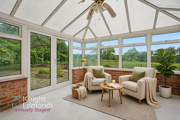 4 Bedroom Detached House For Sale In Lower Road, West Farleigh, ME15