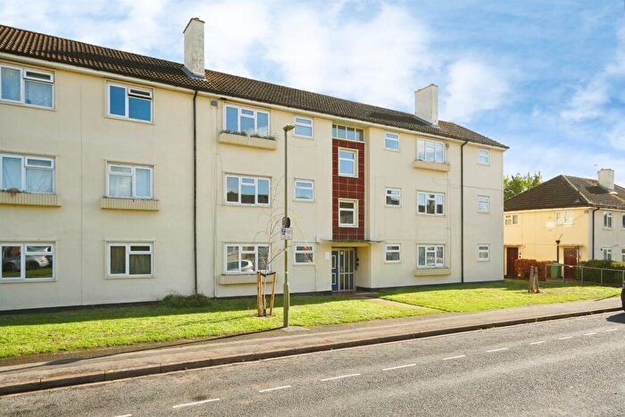 2 Bedroom Flat For Sale In Warren Crescent, Headington, Oxford, OX3
