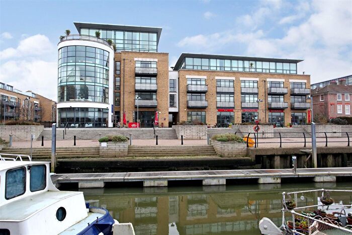 2 Bedroom Flat For Sale In Ferry Quays, Brentford, TW8
