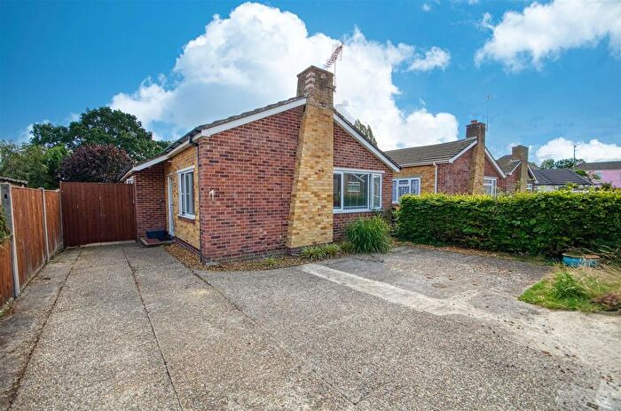 3 Bedroom Detached Bungalow For Sale In Marvin Close, Botley, Southampton, SO30