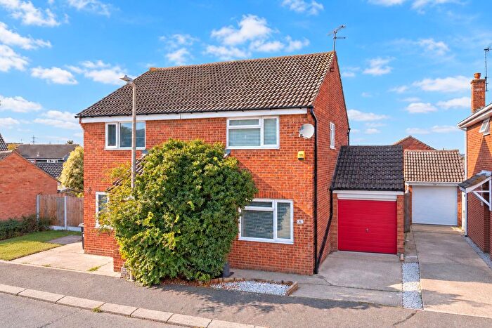 2 Bedroom Semi-Detached House For Sale In Wethersfield Close, Rayleigh, SS6