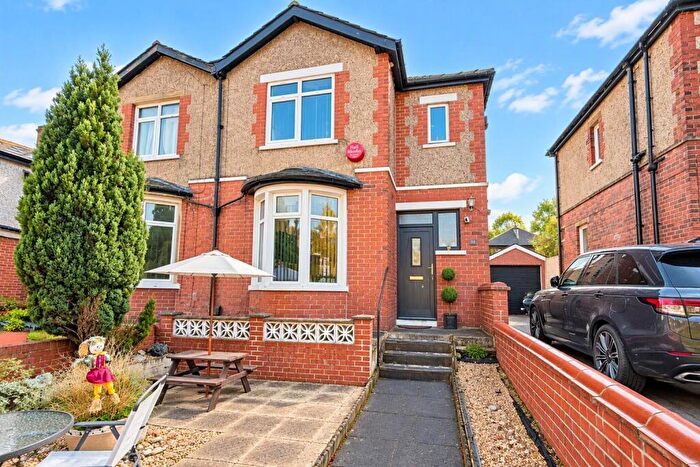 3 Bedroom Semi-Detached House For Sale In Heath Road, Halifax, HX1