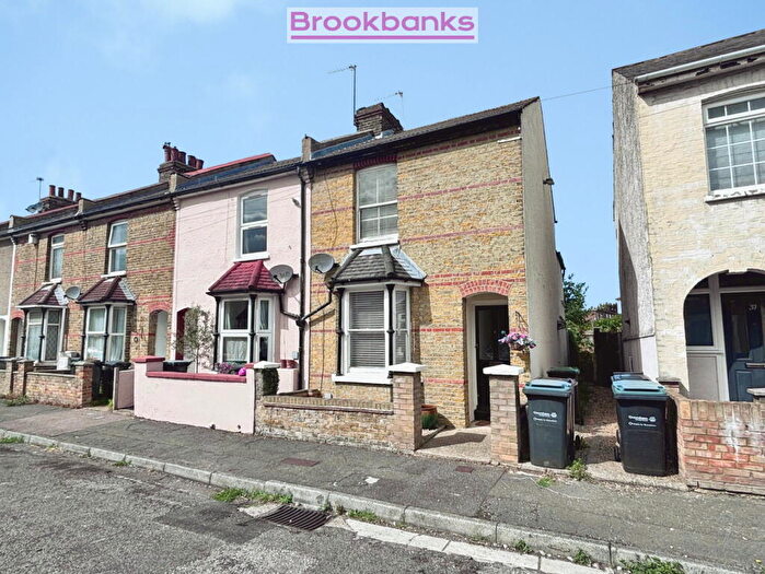 2 Bedroom Semi-Detached House To Rent In Coombe Road, Gravesend, DA12