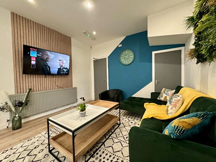 6 Bedroom House To Rent In Tiverton Road - Bed, Selly Oak, West Midlands, B29