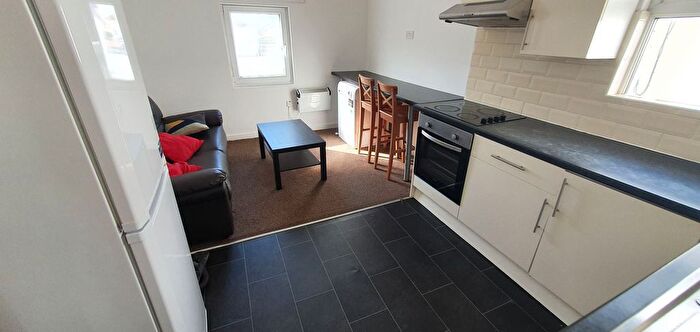 3 Bedroom Flat To Rent In Woodville Road, Cathays, CF24