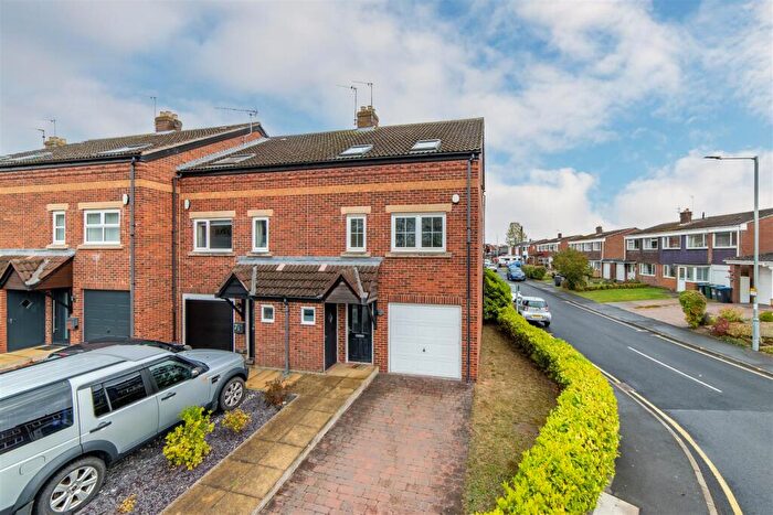 4 Bedroom End Of Terrace House To Rent In Bishops Close, Durham, DH1
