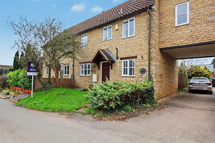 4 Bedroom Semi-Detached House For Sale In Old Dry Lane, Brigstock, NN14
