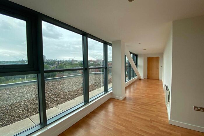 3 Bedroom Apartment To Rent In West One Reflect, City Centre, S1