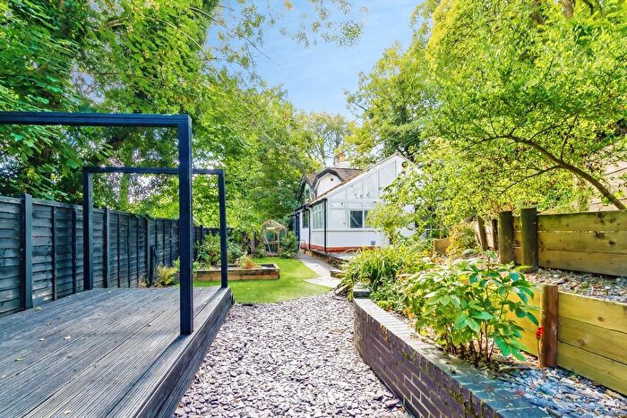 3 Bedroom Cottage For Sale In Waller Lane, Caterham, Surrey, CR3