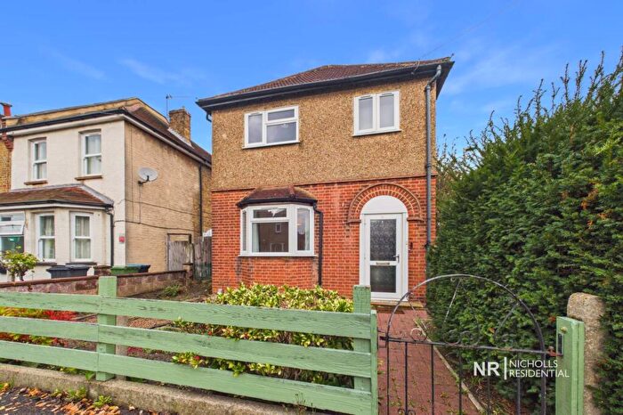 3 Bedroom Detached House For Sale In Thornhill Road, Surbiton, Surrey., KT6