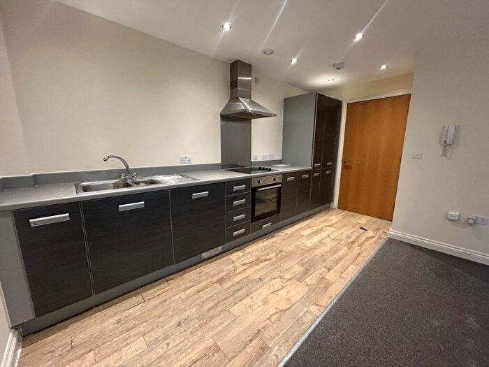 2 Bedroom Flat To Rent In Canal Street, Nottingham, Nottinghamshire, NG1