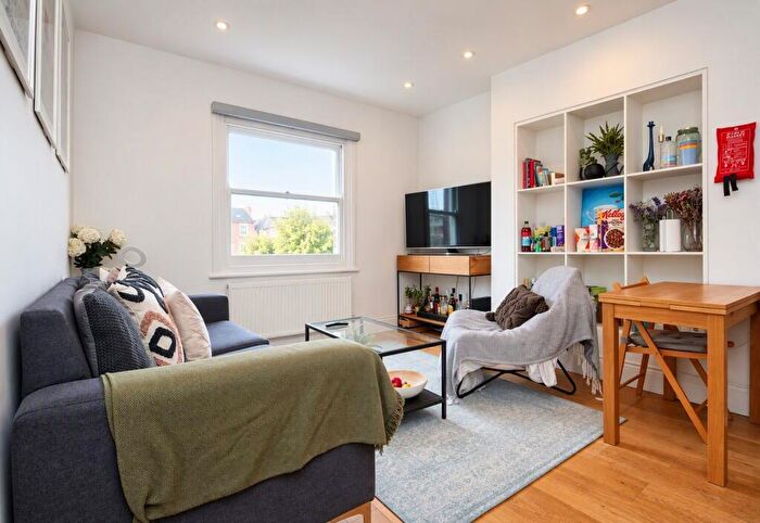 3 Bedroom Flat To Rent In Montpelier Grove, Kentish Town, NW5