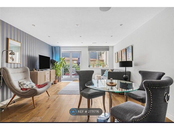 3 Bedroom Maisonette To Rent In Mile End Road, London, E1