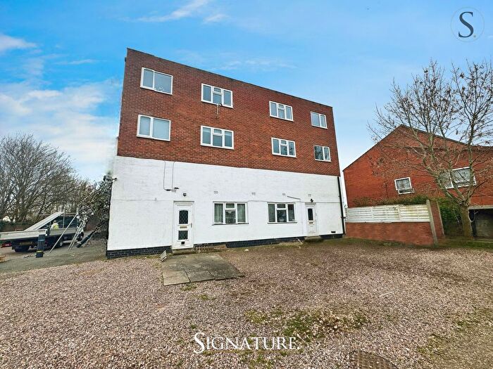 1 Bedroom Flat To Rent In Launceston Road, Liskeard House Launceston Road, LE18