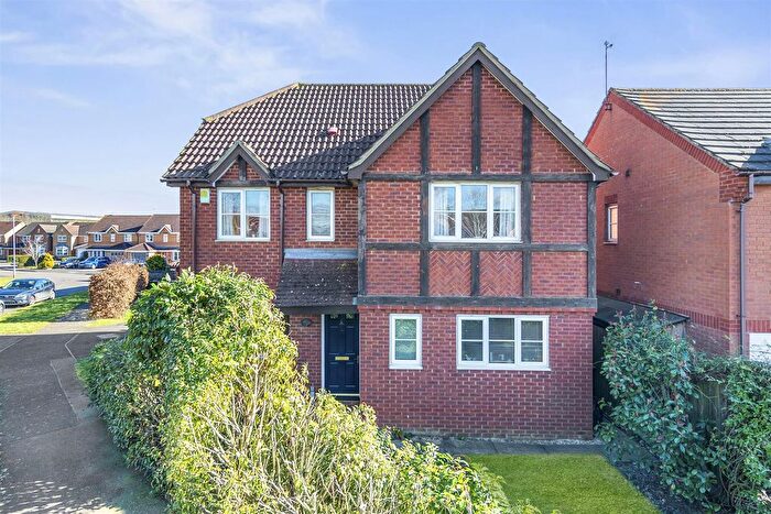 4 Bedroom Detached House For Sale In Lancaster Drive, Thrapston, Kettering, NN14