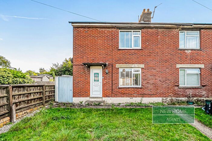 3 Bedroom Semi-Detached House For Sale In Shalmsford Street, Chartham, Canterbury, CT4