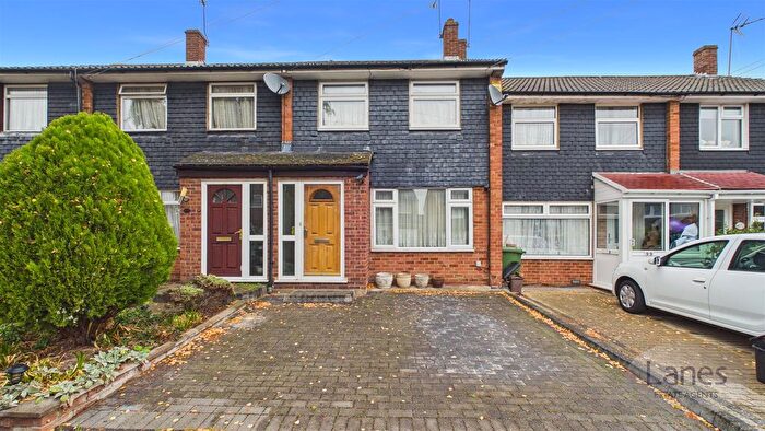 3 Bedroom Terraced House For Sale In Prospect Road, Cheshunt, EN8