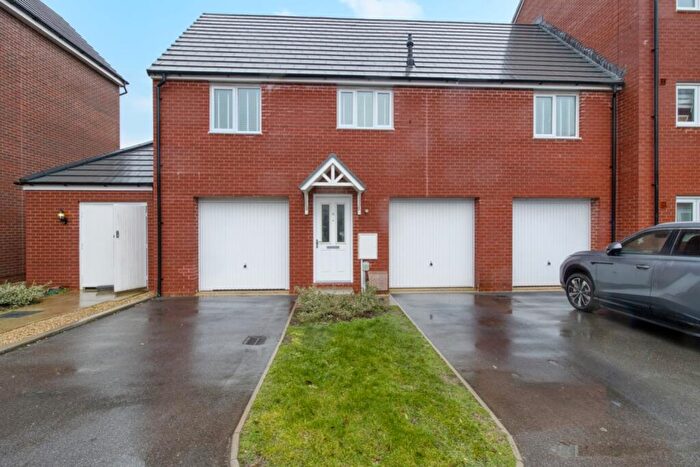 2 Bedroom Coach House To Rent In Lucknam Crescent, Coate, Swindon, SN3