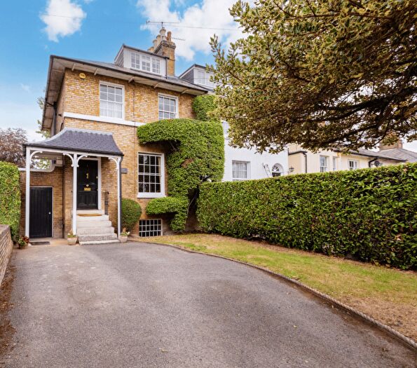 4 Bedroom Semi-Detached House For Sale In Sussex Place, Slough, SL1