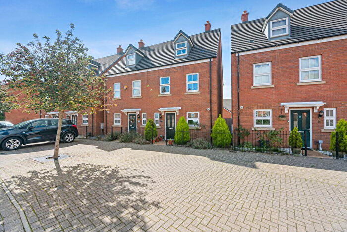 3 Bedroom Semi-Detached House For Sale In Foster Way, Kettering, NN15