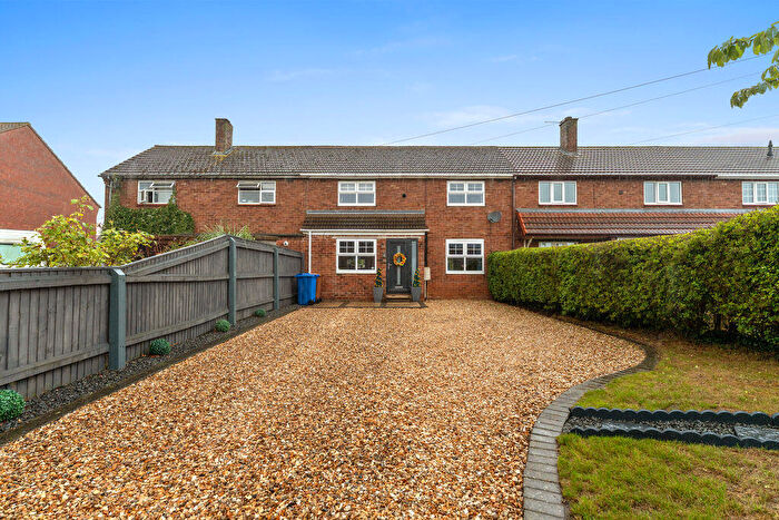 3 Bedroom Terraced House For Sale In St. Helens Crescent, Brigsley, DN37