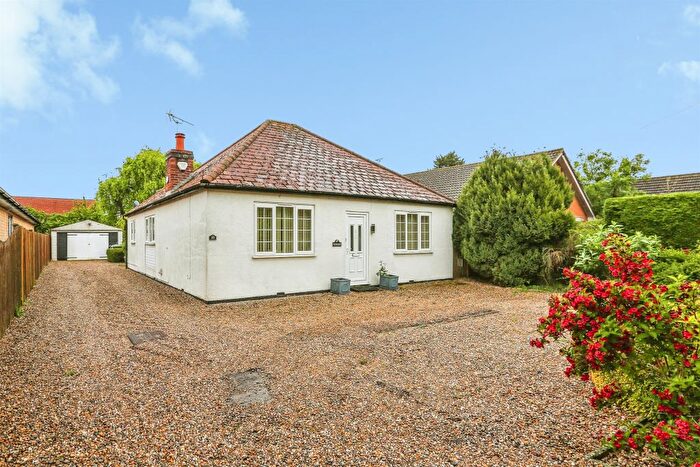 3 Bedroom Detached Bungalow For Sale In St. Neots Road, Hardwick, Cambridge, CB23