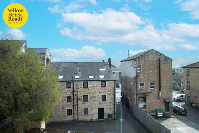 1 Bedroom Flat To Rent In Chapel Hill, Huddersfield, HD1