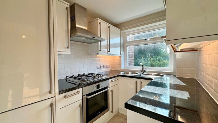 2 Bedroom Town House For Sale In Speen Hill Close, Newbury, RG14