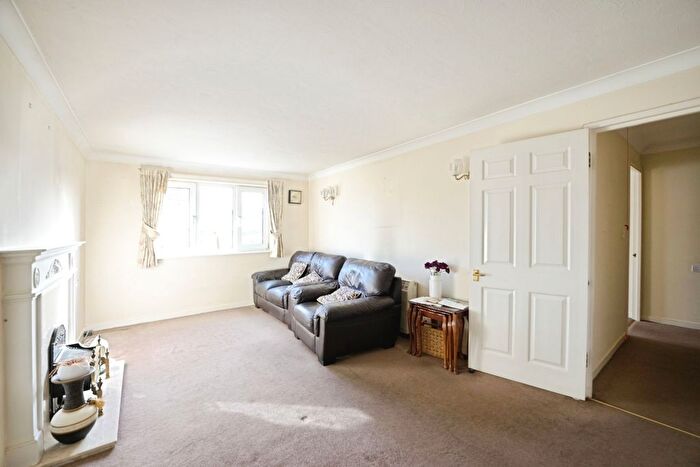 1 Bedroom Flat For Sale In Parkview Court (Ilford), Ilford, IG2