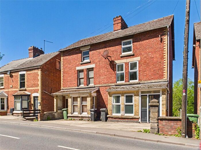 3 Bedroom Semi-Detached House For Sale In Bath Road, Stroud, Gloucestershire, GL5