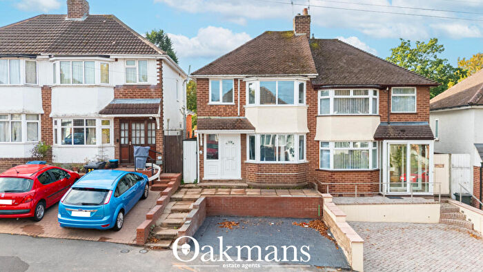 3 Bedroom Semi-Detached House For Sale In Woolacombe Lodge Road, Birmingham, B29