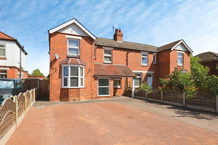 3 Bedroom Semi-Detached House For Sale In Lickhill Road, Stourport-On-Severn, DY13