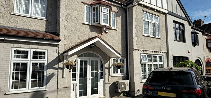 5 Bedroom End Of Terrace House For Sale In Milton Crescent, Ilford, IG2