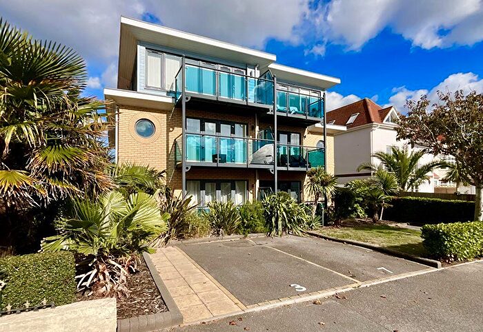 2 Bedroom Flat For Sale In Burtley Road, Southbourne, BH6