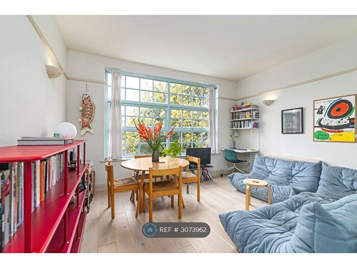 1 Bedroom Flat To Rent In Strand Building, London, E9