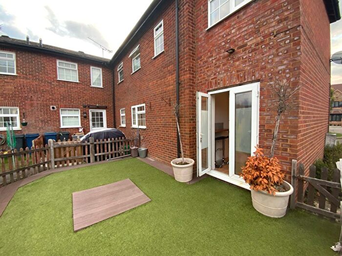 2 Bedroom Semi-Detached House To Rent In Pond Approach, Holmer Green, HP15