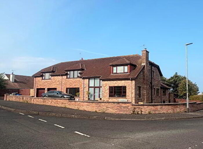 7 Bedroom Detached House For Sale In Swilly Park, Portstewart, BT55